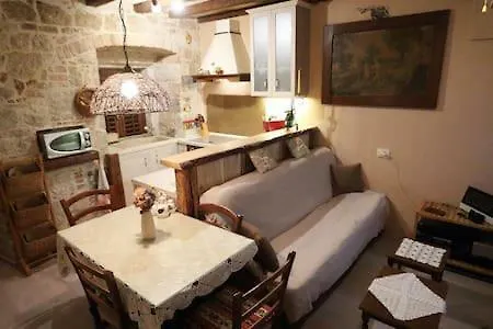 Apartman Old Center Rustic Stone House Pikela