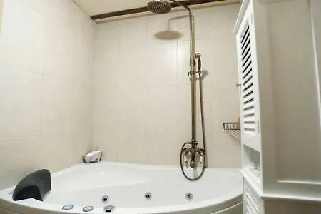 Apartment Old Center Rustic Stone House Pikela