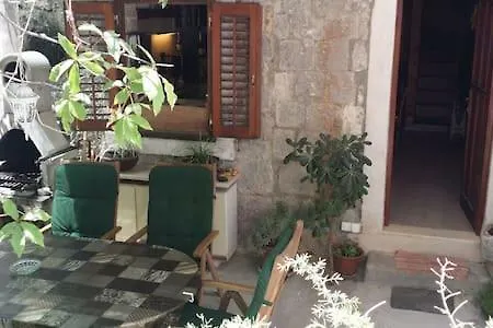 Old Center Rustic Stone House Pikela Apartment *