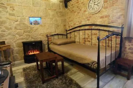 Old Center Rustic Stone House Pikela