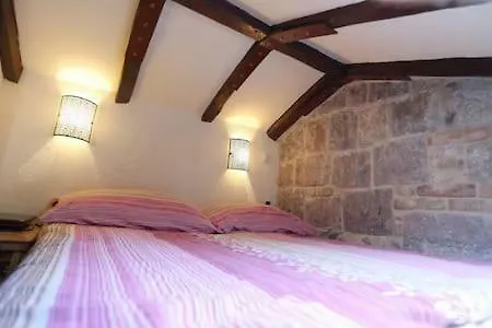 Old Center Rustic Stone House Pikela *